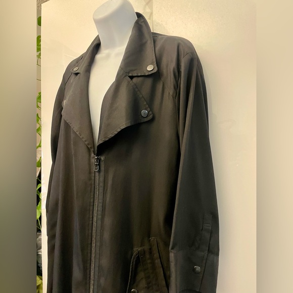 Black 3/4 sleeve lightweight tencel zip front trench size 4 - Picture 4 of 9